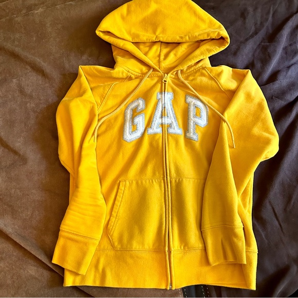 Beautiful bright yellow Gap sweat pants and jacket set - Picture 2 of 3